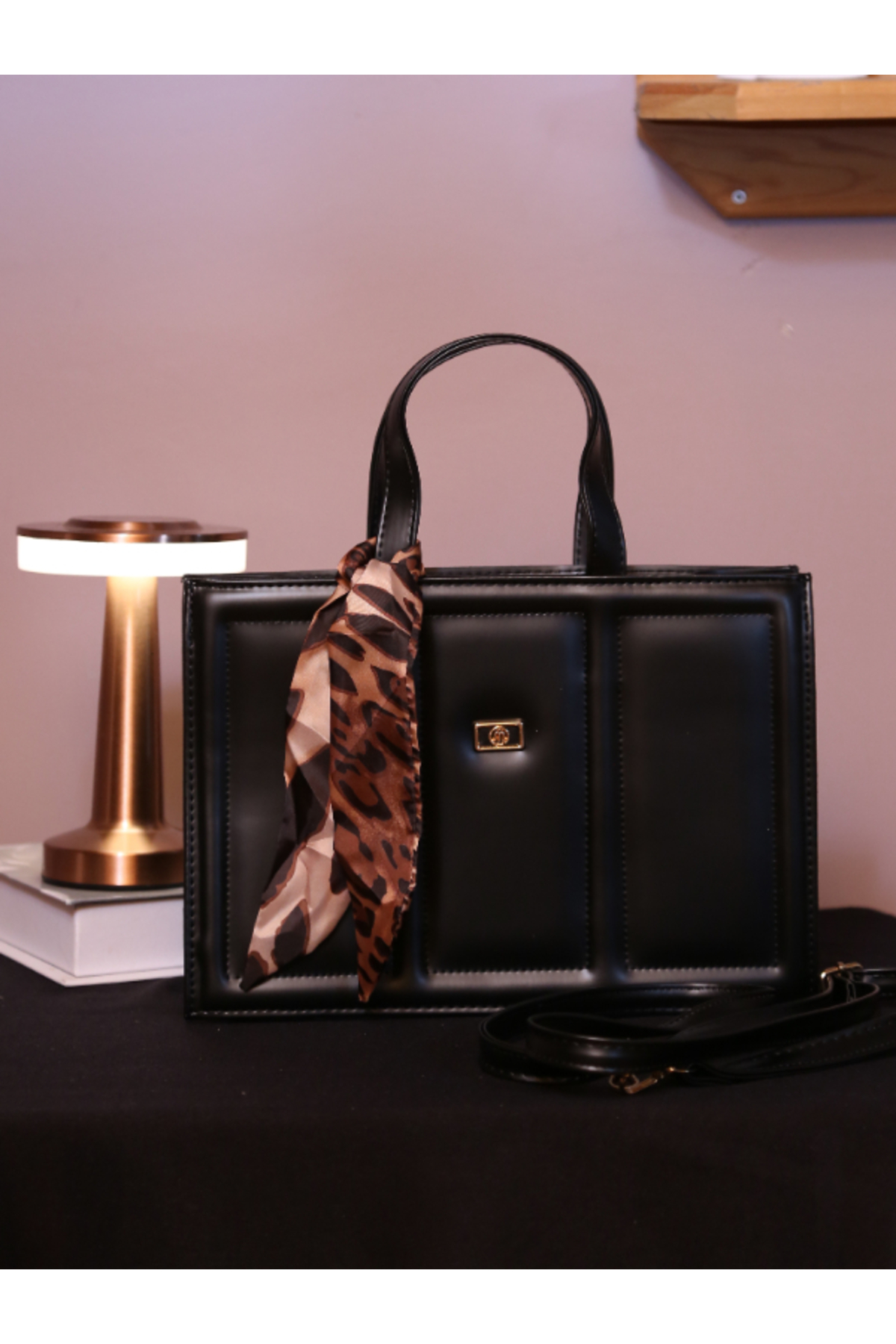 Leopar Fular Detaylı Dik Form Kadın El ve Omuz Çantası